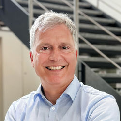 Dr. Bertram Melzig-Thiel
