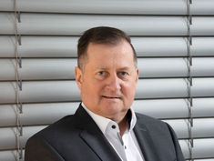 Dr. Jens Hoche